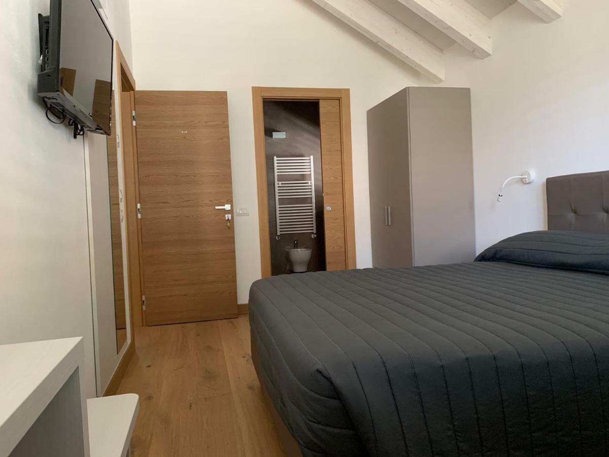 Italo-Svizzero Hotel เคียเวนนา ภายนอก รูปภาพ
