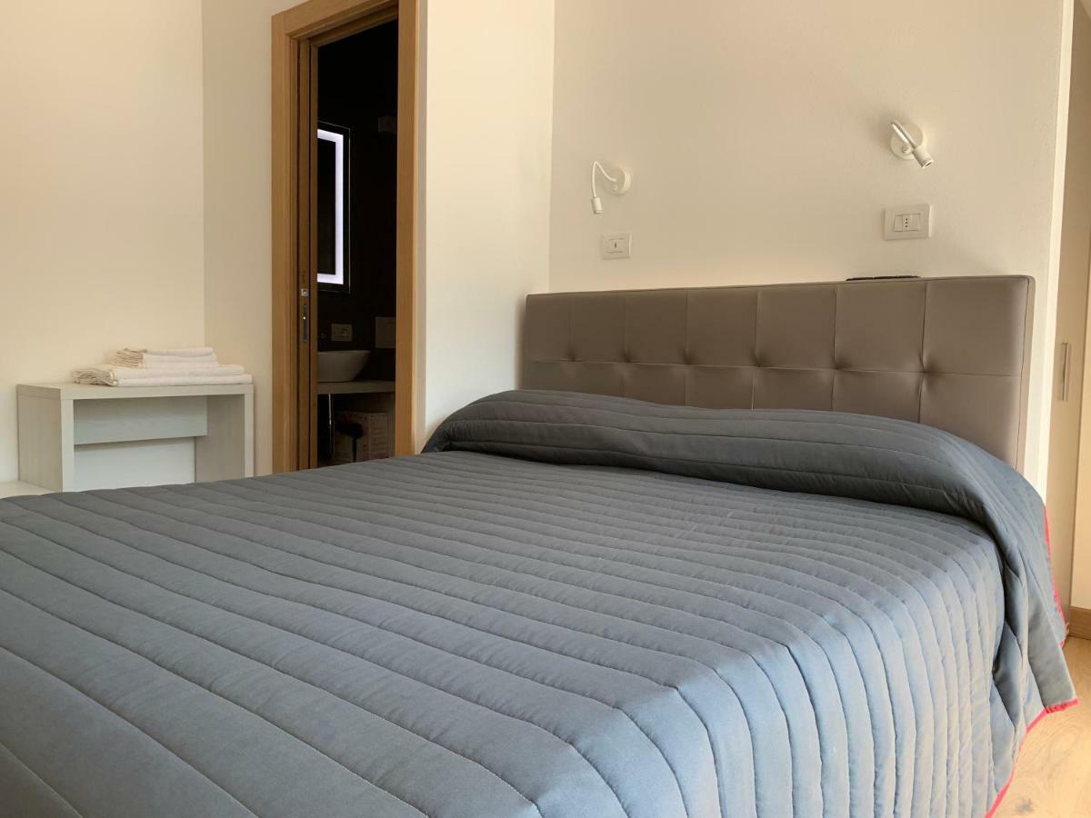 Italo-Svizzero Hotel เคียเวนนา ภายนอก รูปภาพ